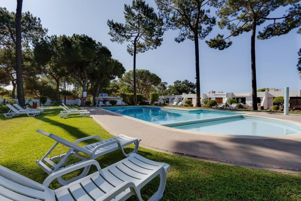 Planalto - Cosy House For 4 In A Private Condo With Pool At Vilamoura クアルテイラ エクステリア 写真